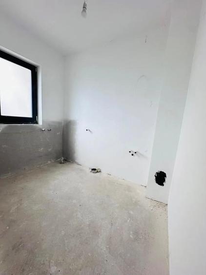 Casă cu 4 camere cu Teren 318 Mp în Urseni