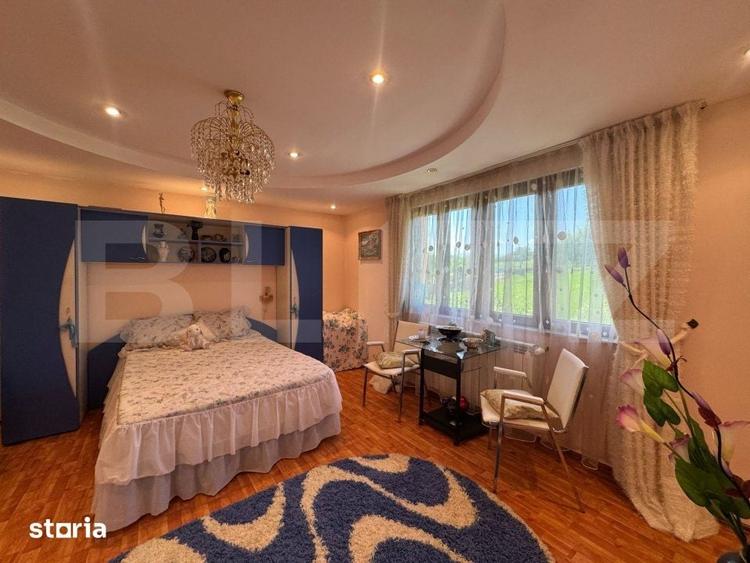 Casă cu 9 camere cu Teren 303 Mp în Central