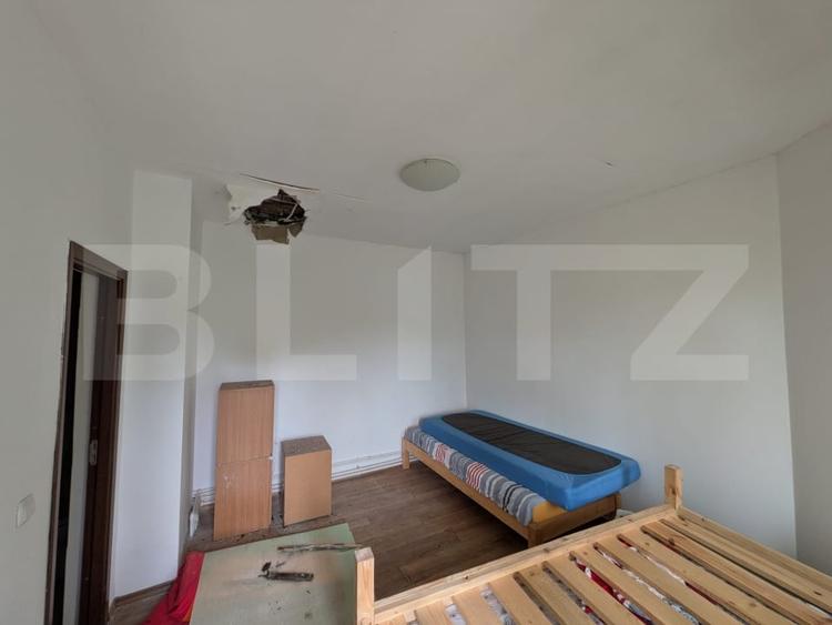 Casă individuală cu 9 camere cu Canalizare în Pucioasa