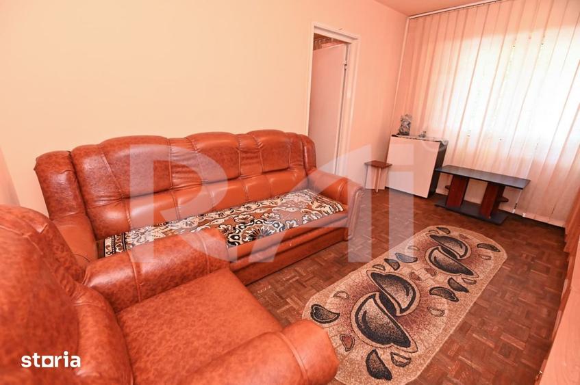Apartament cu 2 camere semidecomandat în Craiovița Nouă