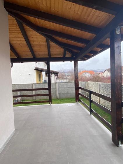 Casă cu 4 camere cu Teren 250 Mp în Central