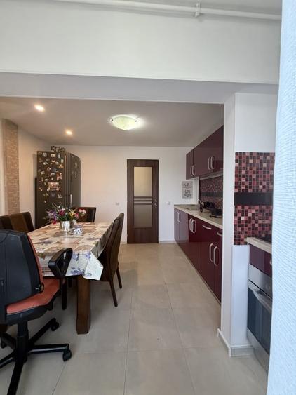 Apartament cu 2 camere decomandat, mobilat în Torontalului