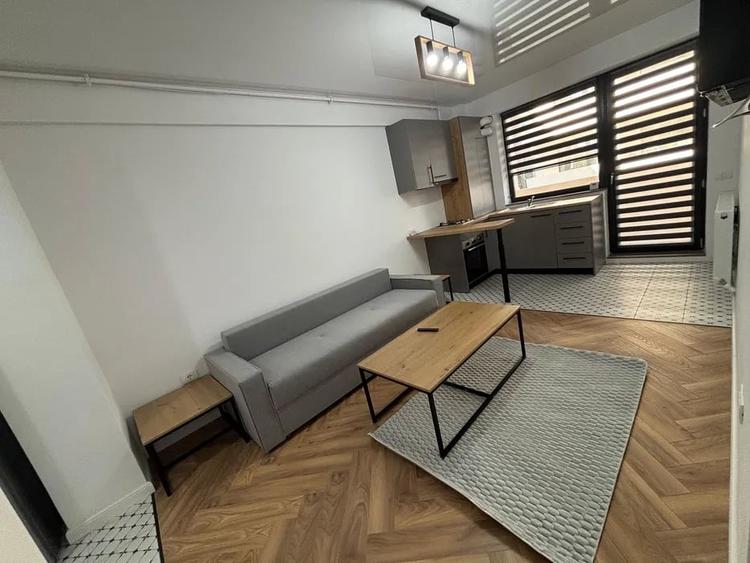 Apartament cu 2 camere decomandat, mobilat în Universitate