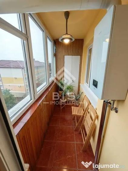 Apartament cu 4 camere semidecomandat în Central