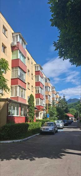 Apartament cu 2 camere semidecomandat în Noua