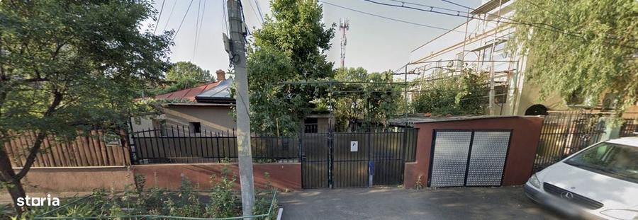 Casă cu 5 camere cu Teren 250 Mp în Andronache