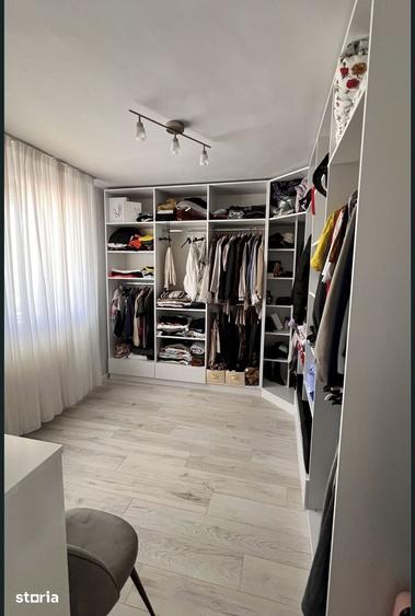 Apartament cu 4 camere decomandat în Ion Creangă