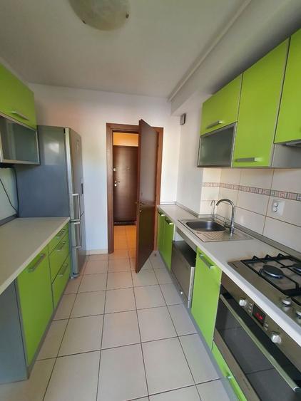 Apartament cu 3 camere, mobilat în P-ța Muncii