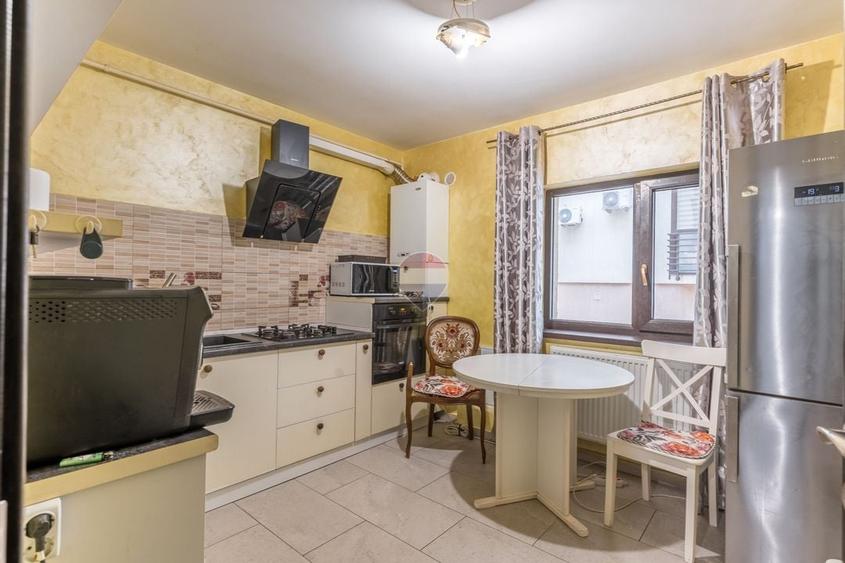 Apartament cu 3 camere semidecomandat în Valea Lupului