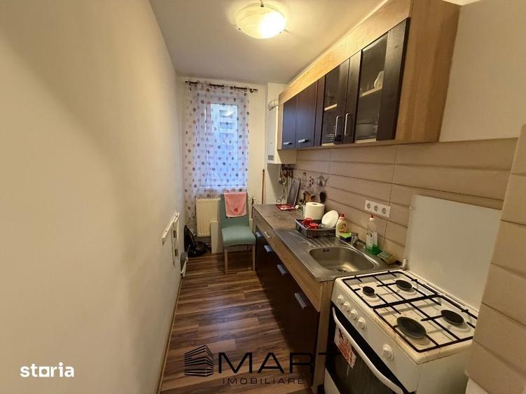 Apartament cu 3 camere semidecomandat, mobilat în Mihai Viteazul