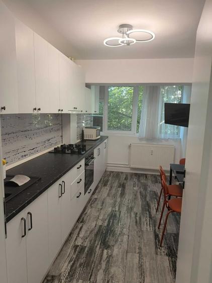 Apartament cu 3 camere decomandat în Gorjului