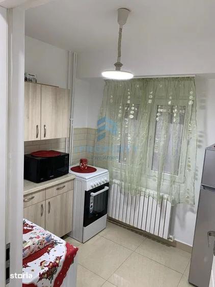 Apartament cu 3 camere, mobilat în Tineretului