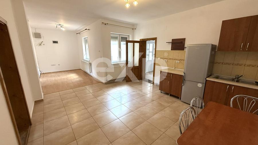 Birou, de 120 mp, în Valenta