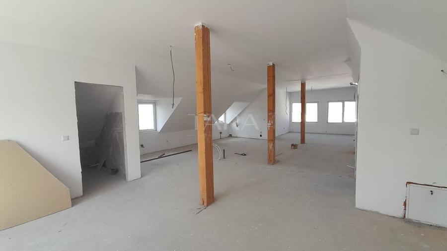 Apartament cu 4 camere decomandat în Apahida