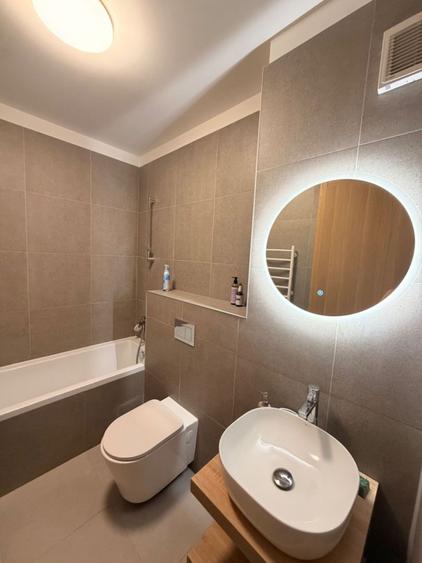 Apartament cu 3 camere decomandat în P-ta Presei Libere
