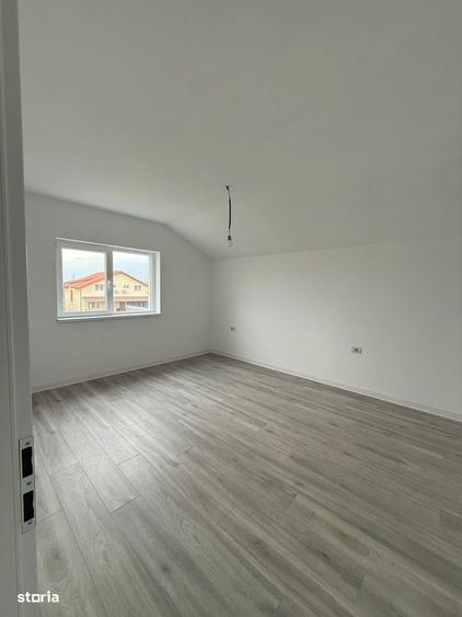Casă cu 4 camere în Moșnița Veche