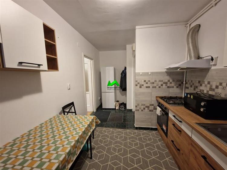 Apartament cu 2 camere semidecomandat, mobilat în Terezian