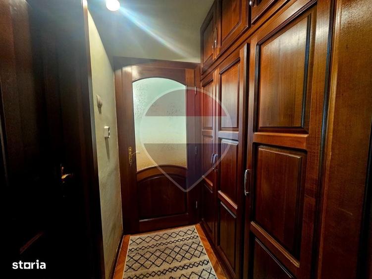 Apartament cu 4 camere decomandat în Central