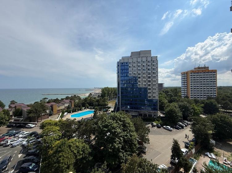 Apartament cu 3 camere, mobilat în Central