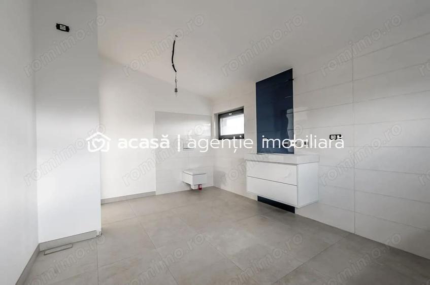 Casă cu 5 camere cu Teren 500 Mp în Subcetate