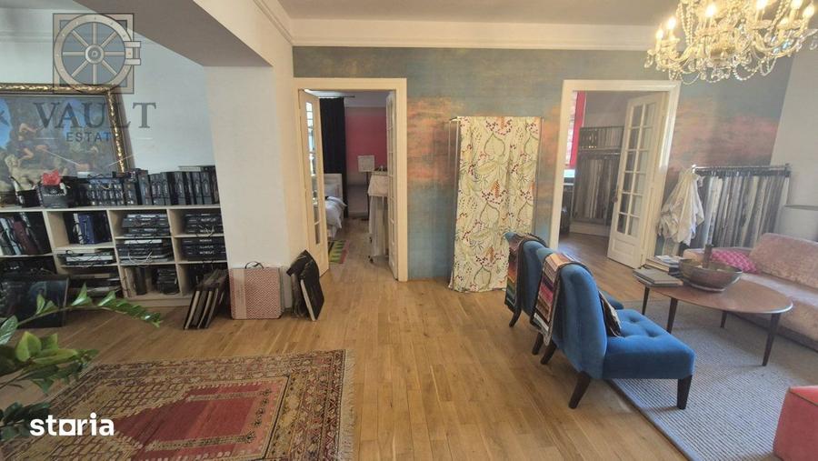 Apartament cu 5 camere decomandat în Moșilor