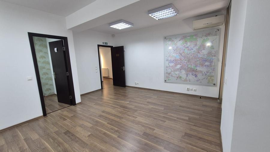 Apartament cu 4 camere decomandat în Domenii