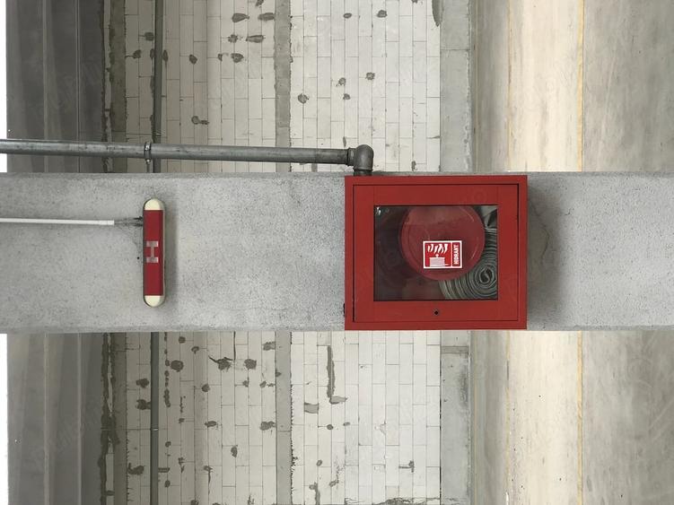 Spațiu comercial, de 1,720 mp, în Glina