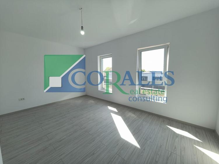 Duplex cu 4 camere cu Canalizare în Săcălaz