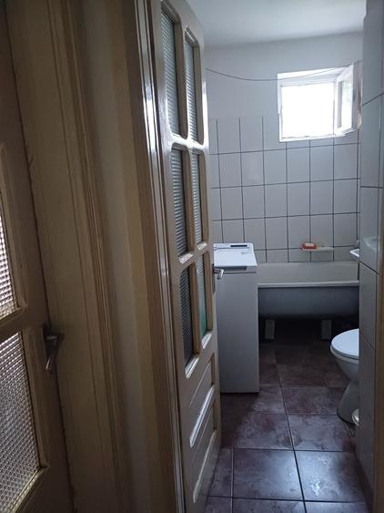 Apartament de vanzare cu 3 camere6 - 6