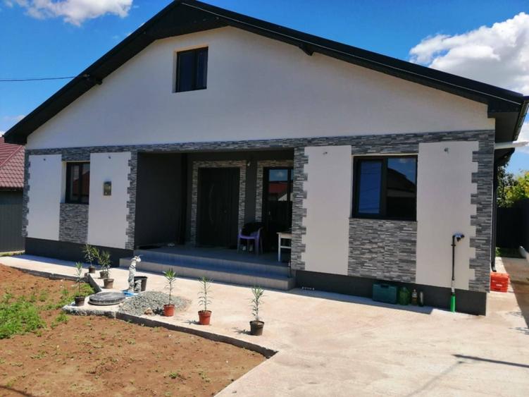 Casă cu 3 camere cu Teren 420 Mp în Valu lui Traian