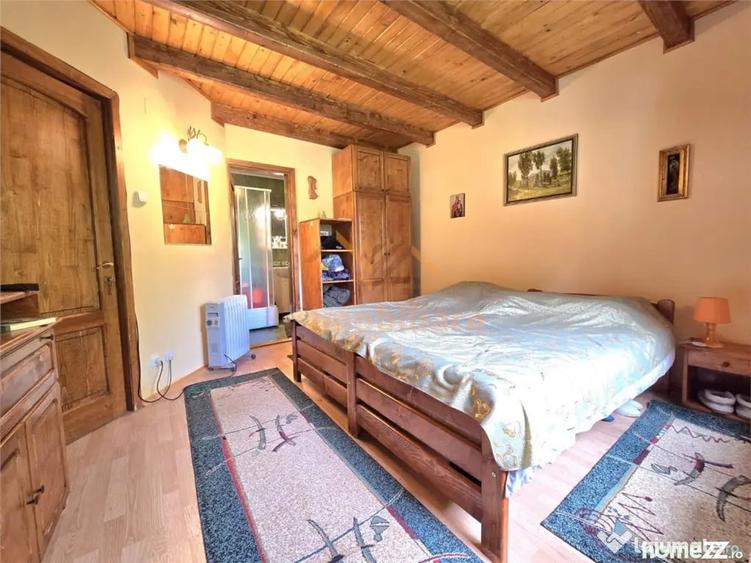Casă cu 6 camere cu Teren 1761 Mp în Izlaz