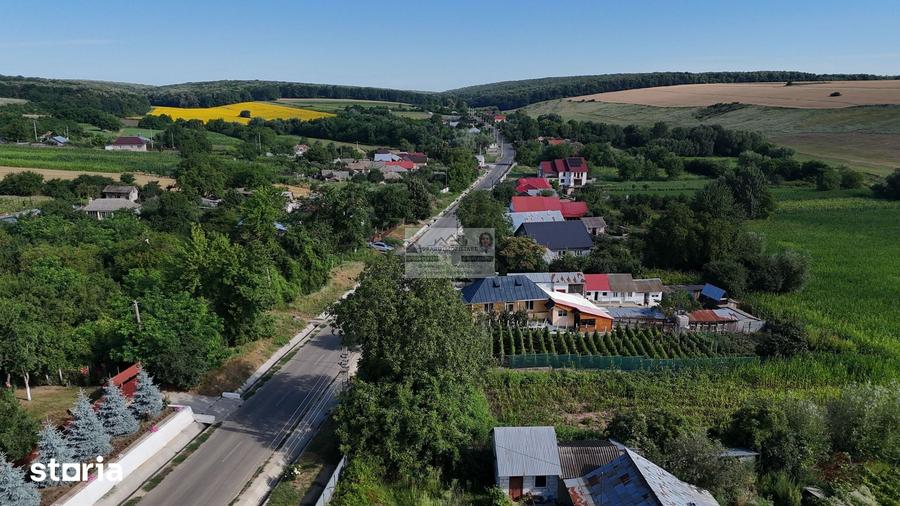 Casă cu 2 camere cu Teren 3811 Mp în Buciumeni