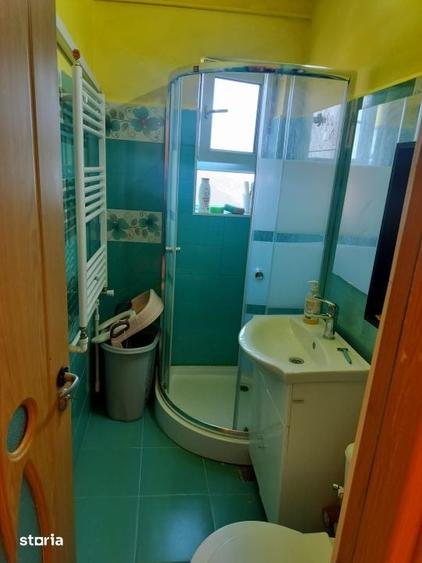 Apartament cu 3 camere decomandat în Valea Rosie