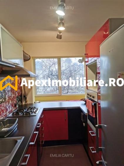 Apartament cu 2 camere decomandat în Pajura