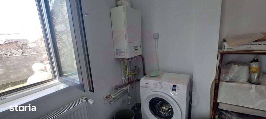 Casă cu 5 camere cu Canalizare în Central