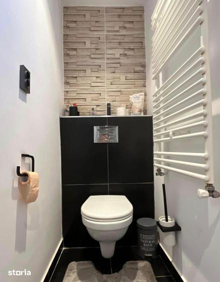 Casă cu 5 camere cu Teren 7700 Mp în Ineu