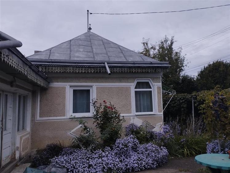 Casă individuală cu 3 camere cu Teren 3886 Mp în Gârleni