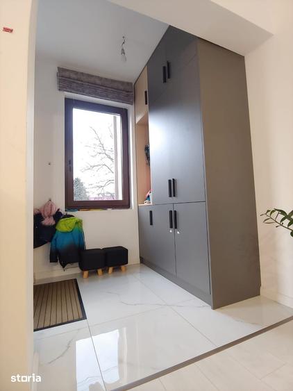 Casă cu 5 camere cu Teren 909 Mp în Sângeorgiu de Mureș