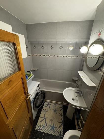 Apartament cu 3 camere decomandat în Exterior Vest