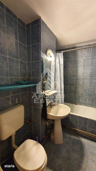 Apartament cu 3 camere decomandat, mobilat în Freidorf