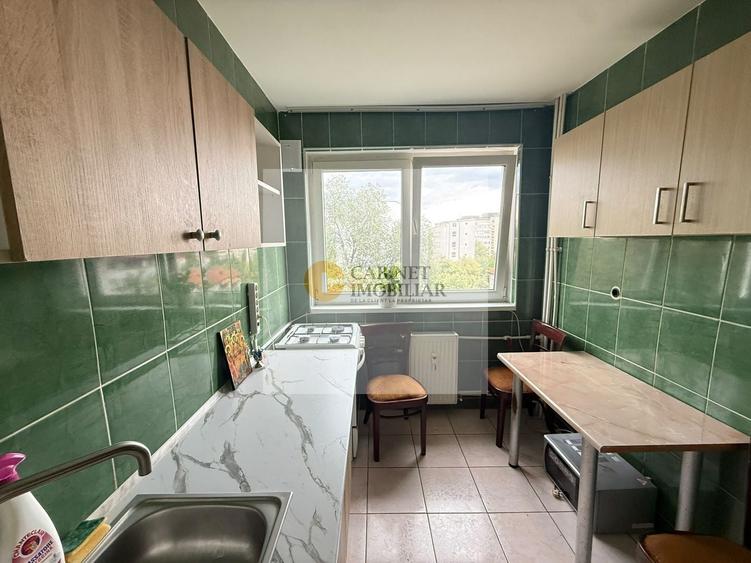 Apartament cu 2 camere semidecomandat în P-ța Gorjului