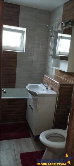 Apartament cu 2 camere semidecomandat în Simeria