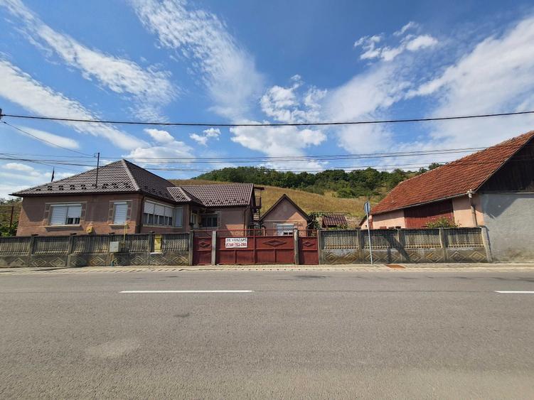 Casă cu 3 camere în Central