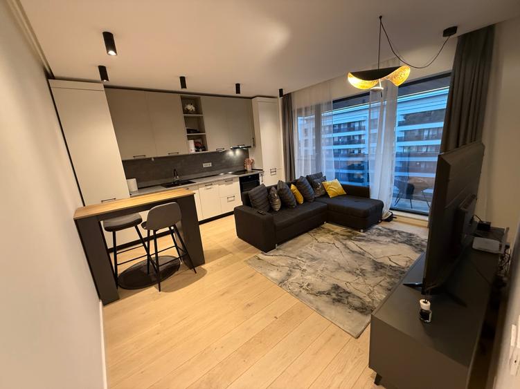 Apartament cu 2 camere decomandat în Aviației
