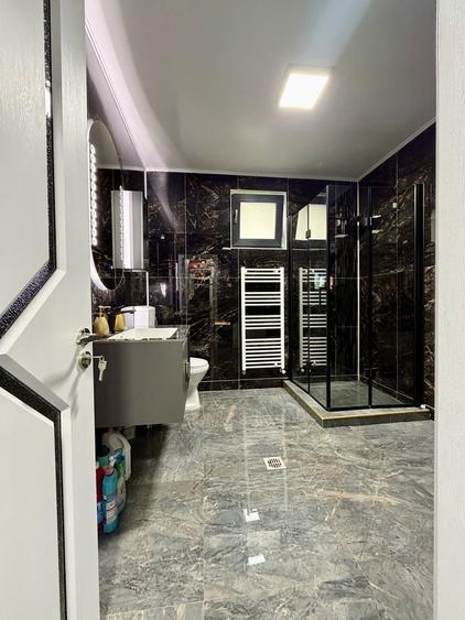 Casă cu 3 camere în Moara Vlăsiei