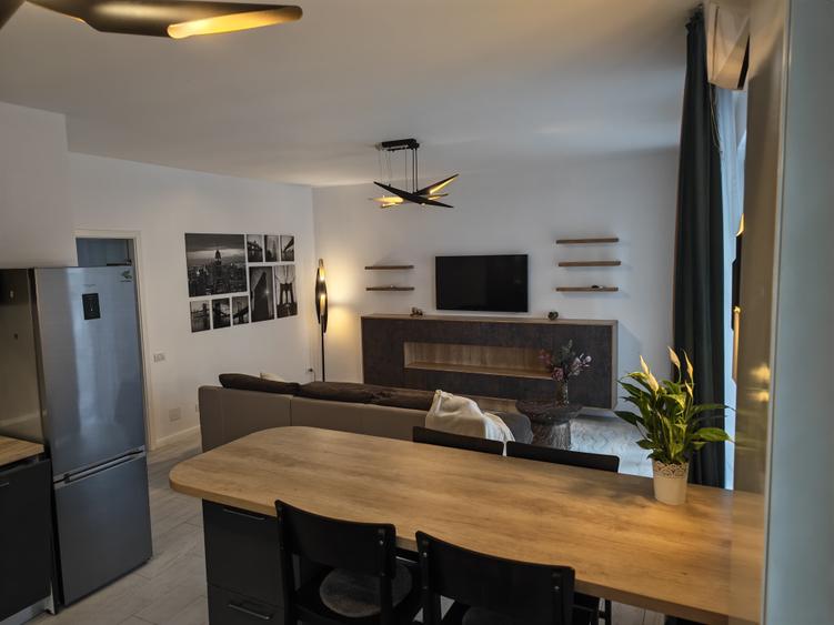 Apartament cu 3 camere decomandat în Floreasca
