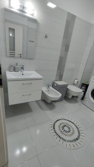 Apartament cu 2 camere decomandat în Micro 17