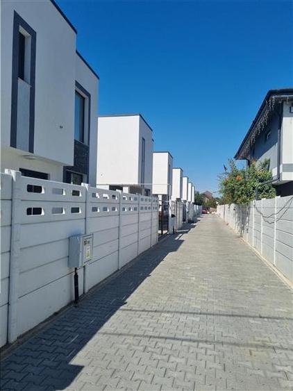 Casă individuală cu 5 camere cu Canalizare în Central