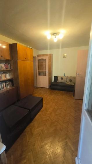 Apartament cu 3 camere semidecomandat în Grigorescu