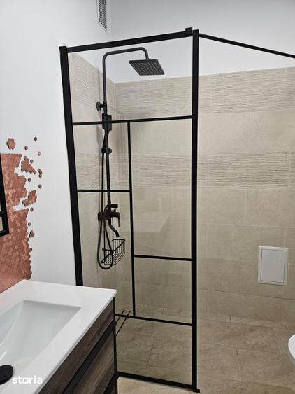 Apartament cu 3 camere decomandat în Astra